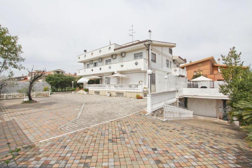 Hotel La Maison Delle Terme Тиволи-Терме Экстерьер фото